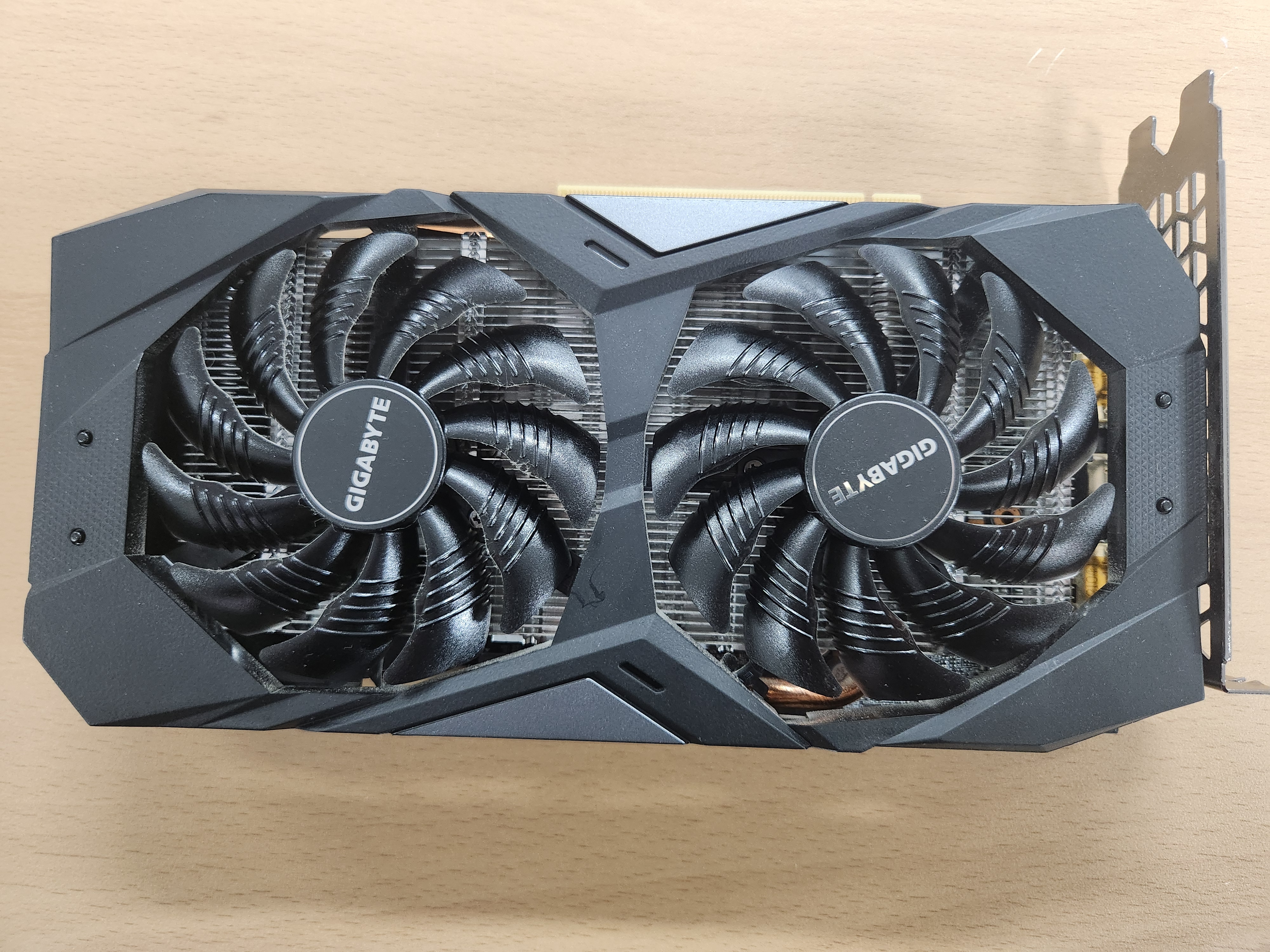 GTX1660 그래픽카드